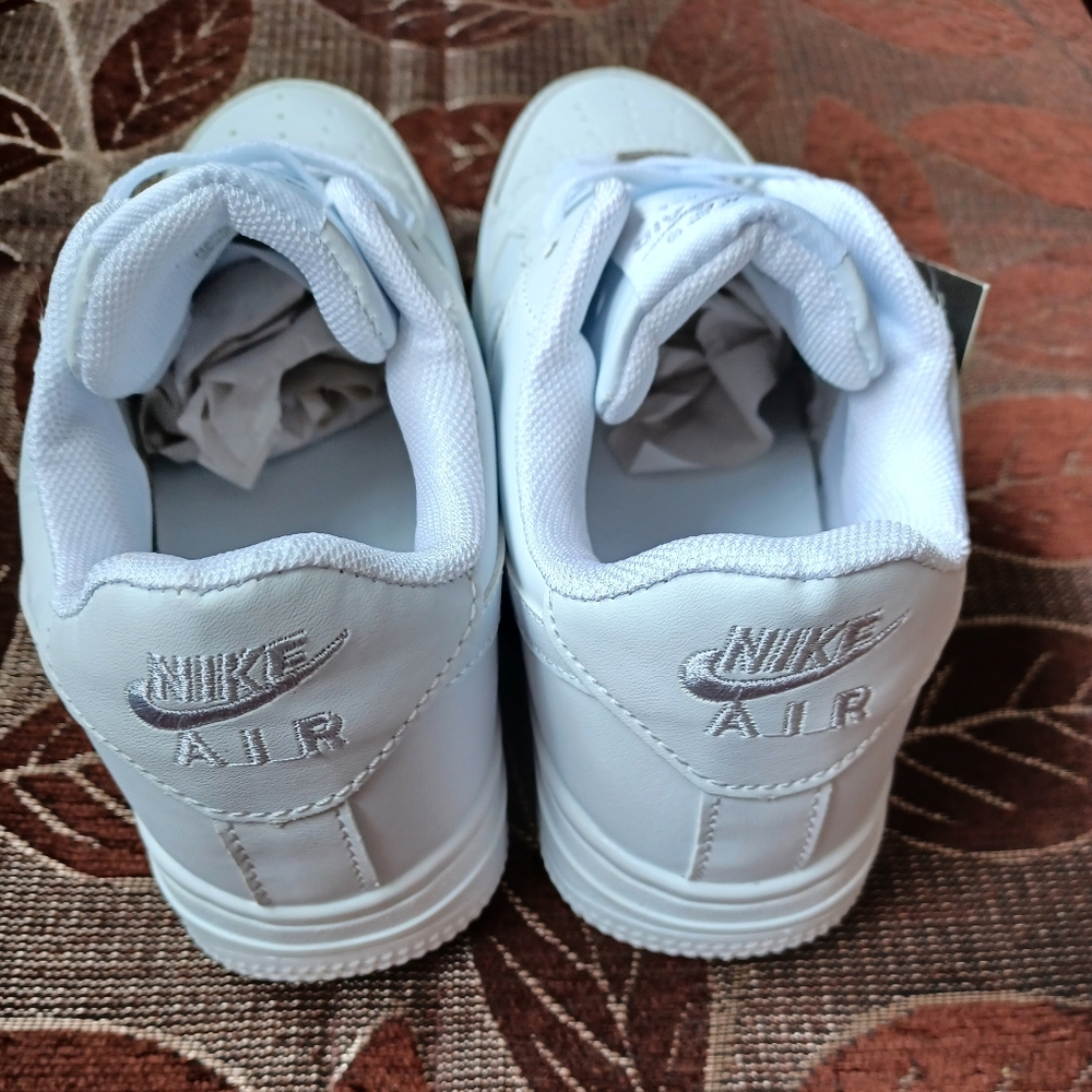 Nike air force 1  zise 6